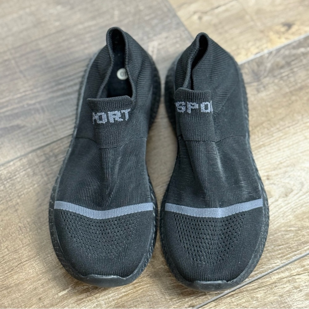 Men's Casual Slip On Shoes Sport Black Size 7.5 Stretchy Material Breathable